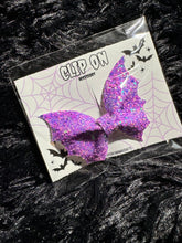 Load image into Gallery viewer, Glitter Bat Clip On
