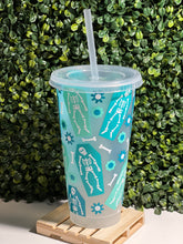 Load image into Gallery viewer, Daisy Crypt Teal Cold Cup
